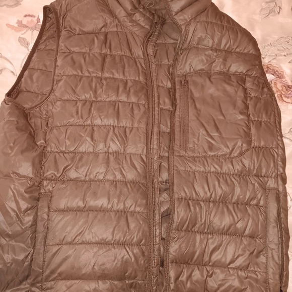 Unisex gap vest size large beige like color - Picture 1 of 9